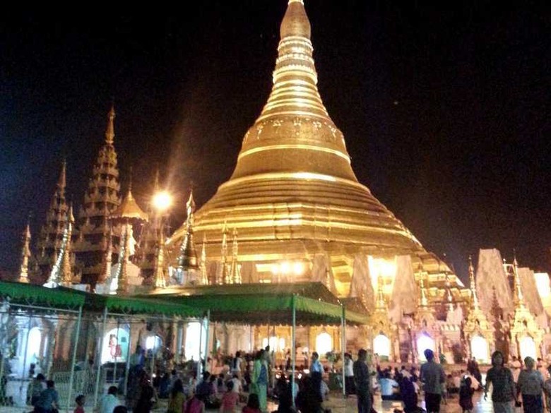 Pagoda Shwedagon adalah ikon Yangon dan Myanmar (Kris/detikTravel) Pagoda Shwedagon adalah ikon Yangon dan Myanmar (Kris/detikTravel)