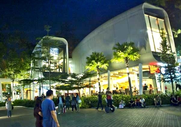 Yuk, habiskan pergantian tahun di Ciwalk Bandung! (cihampelaswalk.com) Yuk, habiskan pergantian tahun di Ciwalk Bandung! (cihampelaswalk.com)