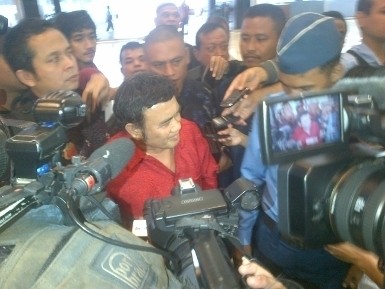 Ditanya Duet Pilpres Bareng Bu Ani, Rhoma Irama Menyanyi Aniii... Ditanya Duet Pilpres Bareng Bu Ani, Rhoma Irama Menyanyi Aniii...