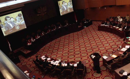 MK Bubarkan RSBI, Jokowi: Saya Setuju, Mahal! MK Bubarkan RSBI, Jokowi: Saya Setuju, Mahal!