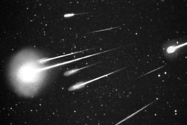 6 Dampak Terbesar Meteorit & Asteroid yang Jatuh di Bumi Sejak Abad 20 6 Dampak Terbesar Meteorit & Asteroid yang Jatuh di Bumi Sejak Abad 20
