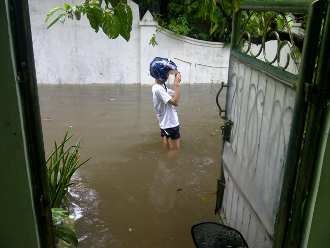 Perumahan di Kelapa Gading Banjir Sepaha Perumahan di Kelapa Gading Banjir Sepaha