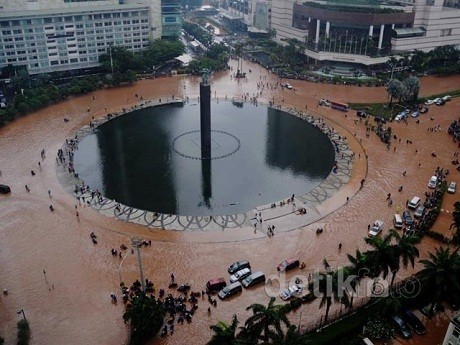 Foto-foto Banjir Dahsyat Jakarta Foto-foto Banjir Dahsyat Jakarta