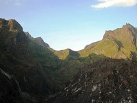 Puncak Gajah Mungkur dan puncak Kelud Puncak Gajah Mungkur dan puncak Kelud