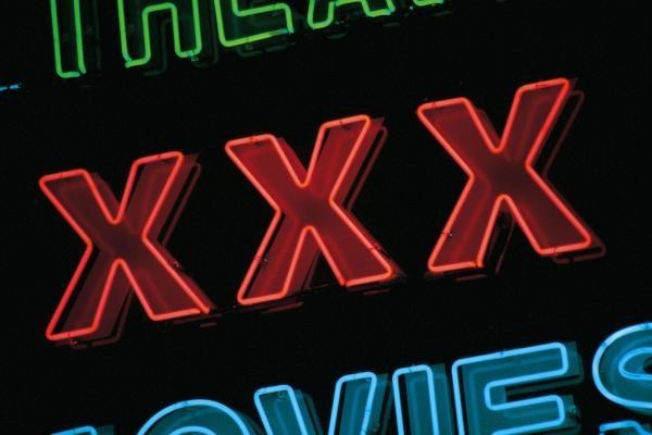 Ini 10 Pebisnis Sukses di Industri Film Esek-esek Ini 10 Pebisnis Sukses di Industri Film Esek-esek