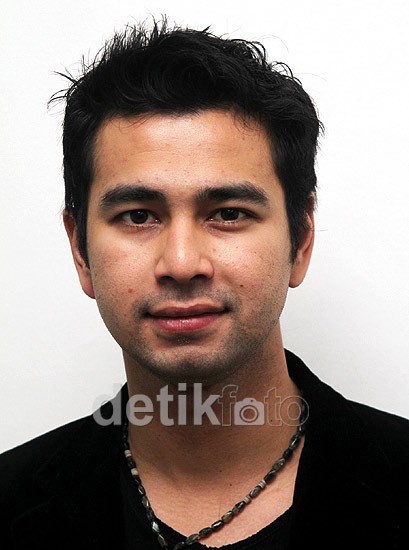 Ditahan BNN, Raffi Ahmad Tetap Ganteng Ditahan BNN, Raffi Ahmad Tetap Ganteng