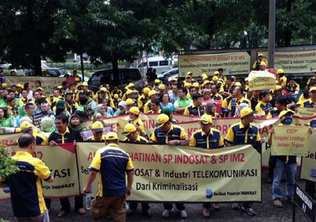 Demo Karyawan Indosat di Pengadilan Tipikor (rou/inet) Demo Karyawan Indosat di Pengadilan Tipikor (rou/inet)