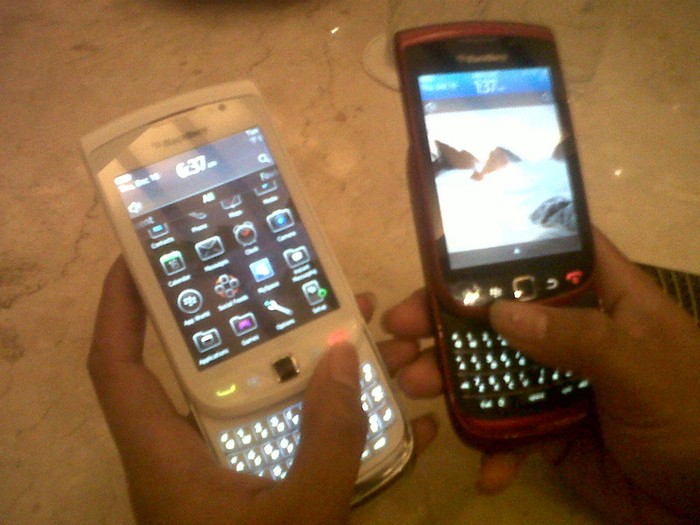 BlackBerry Torch (ash/detikINET) BlackBerry Torch (ash/detikINET)