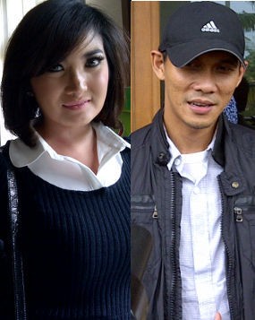 Masalah Utang pun Dibahas di Sidang Cerai Kiki Amalia & Markus Masalah Utang pun Dibahas di Sidang Cerai Kiki Amalia & Markus