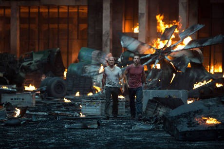 Film Die Hard Hancurkan Ratusan Mobil Film Die Hard Hancurkan Ratusan Mobil