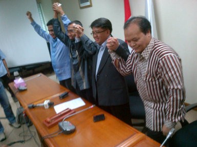 Hidayat: Menang di Pilkada Jabar, PKS Optimis Hadapi Pemilu 2014 Hidayat: Menang di Pilkada Jabar, PKS Optimis Hadapi Pemilu 2014