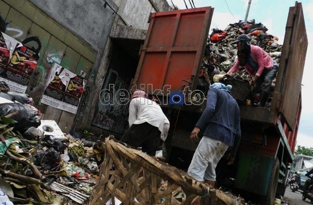 Di Bantar Gebang akan Dibangun Pembangkit Listrik Sampah Terbesar Dunia Di Bantar Gebang akan Dibangun Pembangkit Listrik Sampah Terbesar Dunia