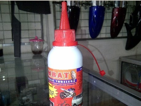 Cairan Khusus Ban Tubeless, Mengurangi Ban Kempes Cairan Khusus Ban Tubeless, Mengurangi Ban Kempes