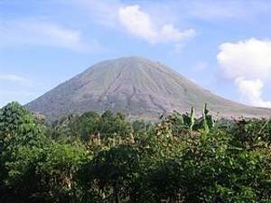 Gunung Lokon Kembali Meletus, Status Siaga Gunung Lokon Kembali Meletus, Status Siaga