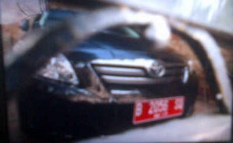 Ada Mobil Camry Pelat Merah di Rumah Kedua Rusli Zainal Ada Mobil Camry Pelat Merah di Rumah Kedua Rusli Zainal