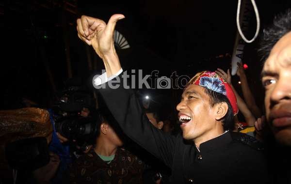 Mereka yang Dibuat Terpingkal oleh Cerita Jokowi Mereka yang Dibuat Terpingkal oleh Cerita Jokowi