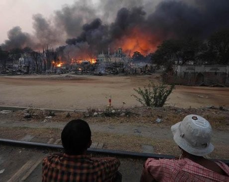 Konflik Sektarian Terbaru di Myanmar Renggut 40 Nyawa Konflik Sektarian Terbaru di Myanmar Renggut 40 Nyawa