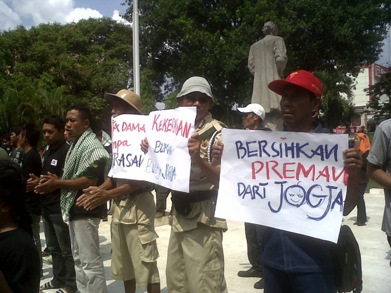Warga Yogya Demo: Preman Bukan Pahlawan Warga Yogya Demo: Preman Bukan Pahlawan