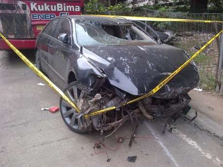 Bong Sabu dalam Camry yang Celaka di Tol Simatupang Masih Beruap Bong Sabu dalam Camry yang Celaka di Tol Simatupang Masih Beruap