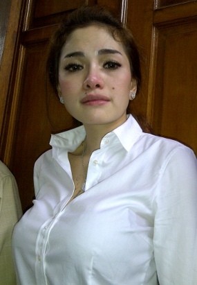 Nikita Mirzani Tak Tenang Gara-gara Terbayang Masuk Penjara Lagi Nikita Mirzani Tak Tenang Gara-gara Terbayang Masuk Penjara Lagi