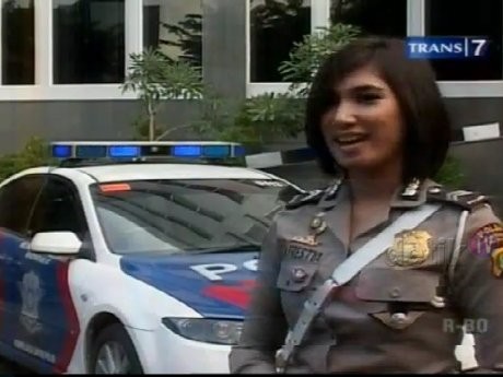 Tips Menghindari Kecelakaan dari Briptu Eka Frestya Tips Menghindari Kecelakaan dari Briptu Eka Frestya