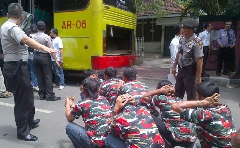 Polisi Tangkap 158 Anggota Laskar Merah Putih Polisi Tangkap 158 Anggota Laskar Merah Putih