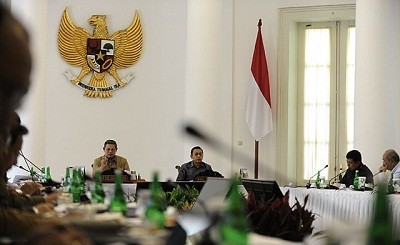 7 Menteri, Kapolri & Gubernur Se-Indonesia Rapat Bahas BBM 7 Menteri, Kapolri & Gubernur Se-Indonesia Rapat Bahas BBM