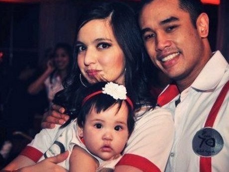 Nia Ramadhani Cemburu dengan Anak Sendiri Nia Ramadhani Cemburu dengan Anak Sendiri