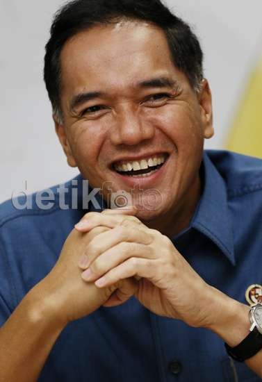 Di Peringatan Harlah GP Ansor, Gita Wirjawan Main Piano Iringi Gus Mus Di Peringatan Harlah GP Ansor, Gita Wirjawan Main Piano Iringi Gus Mus