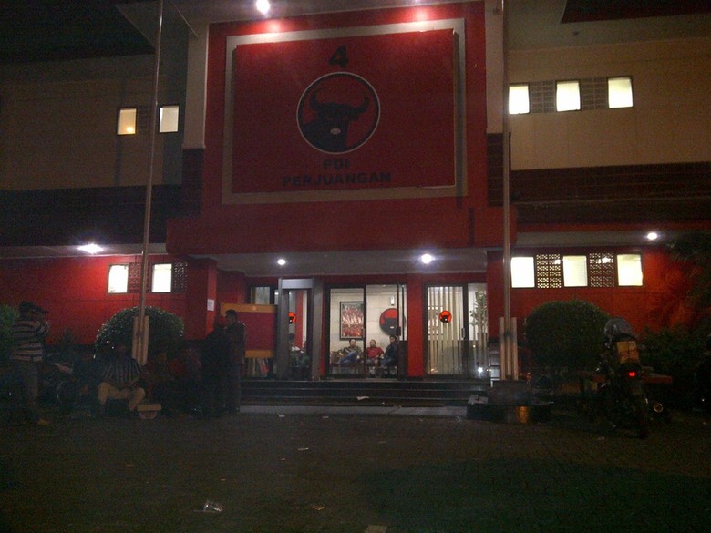 Oknum TNI \Serang\ Kantor DPP, Komandan Yon Zikon 13 Minta Maaf ke PDIP Oknum TNI \Serang\ Kantor DPP, Komandan Yon Zikon 13 Minta Maaf ke PDIP