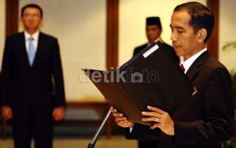 3 Kisah Jokowi Vs Si Hobi Menggugat 3 Kisah Jokowi Vs Si Hobi Menggugat