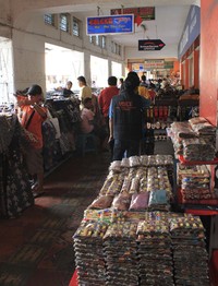 Penjaja di sepanjang Malioboro Penjaja di sepanjang Malioboro