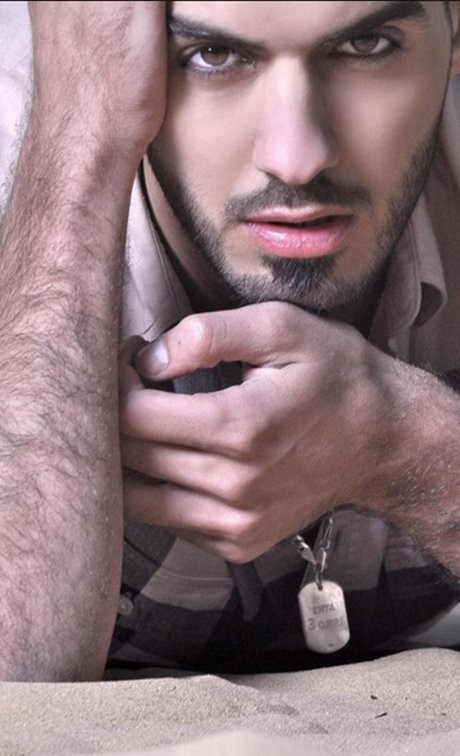 6 Pose Si Ganteng Omar Borkan yang Diusir dari Arab Saudi 6 Pose Si Ganteng Omar Borkan yang Diusir dari Arab Saudi