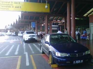 Lebih Tegas di Terminal 2, Mobil Soluna Digembok karena Asal Parkir Lebih Tegas di Terminal 2, Mobil Soluna Digembok karena Asal Parkir
