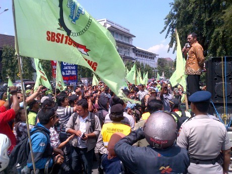 Wali Kota Surakarta Gabung dalam Aksi Buruh Wali Kota Surakarta Gabung dalam Aksi Buruh