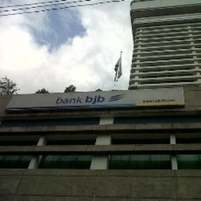 Kasus Kredit Fiktif, Kejagung Sita Satu Dus Besar Dokumen dari Kantor BJB Kasus Kredit Fiktif, Kejagung Sita Satu Dus Besar Dokumen dari Kantor BJB