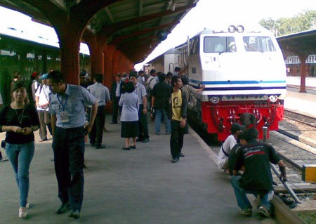 Tunggu! PT KAI Akan Siapkan Kereta Tambahan untuk Pemudik Lebaran Tunggu! PT KAI Akan Siapkan Kereta Tambahan untuk Pemudik Lebaran