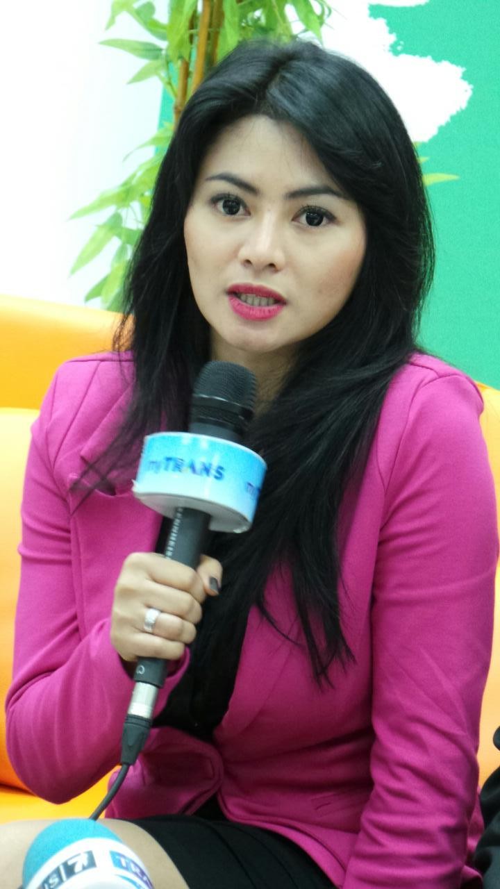 Vitalia: Mas Ahmad Kagum Sama Saya, Lihat dari Majalah Vitalia: Mas Ahmad Kagum Sama Saya, Lihat dari Majalah