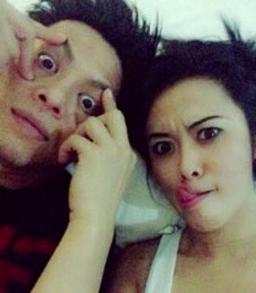 Foto Mesranya Bareng Ariel Beredar, Model Seksi Devi Liu Shock Foto Mesranya Bareng Ariel Beredar, Model Seksi Devi Liu Shock