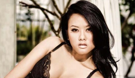 Devi Liu: Cinta itu Harus Memiliki Devi Liu: Cinta itu Harus Memiliki