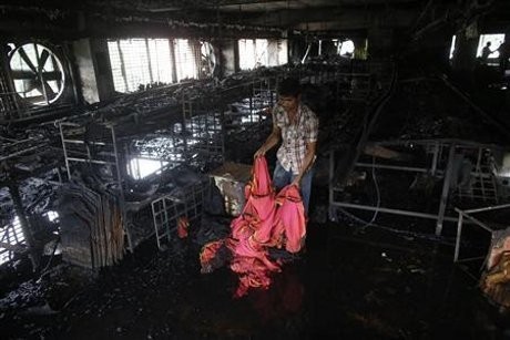 Pabrik Garmen di Bangladesh Terbakar, 8 Orang Tewas Pabrik Garmen di Bangladesh Terbakar, 8 Orang Tewas