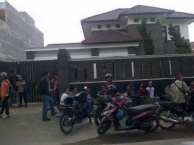 KPK Sita Berkas dari Rumah Bupati Mandailing Natal di Medan KPK Sita Berkas dari Rumah Bupati Mandailing Natal di Medan