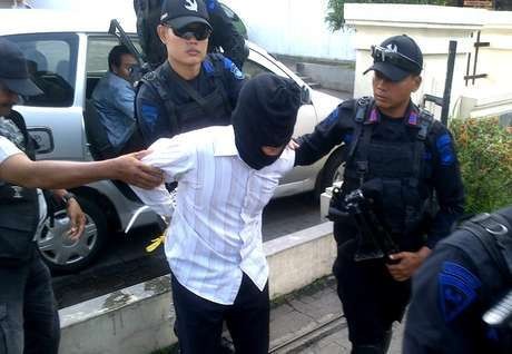 Abu Roban Gunakan Dana Hasil Rampokan untuk Biayai Janda Teroris Abu Roban Gunakan Dana Hasil Rampokan untuk Biayai Janda Teroris