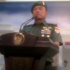 SBY Pilih Letjen Moeldoko Sebagai KSAD Pengganti Pramono Edhie SBY Pilih Letjen Moeldoko Sebagai KSAD Pengganti Pramono Edhie