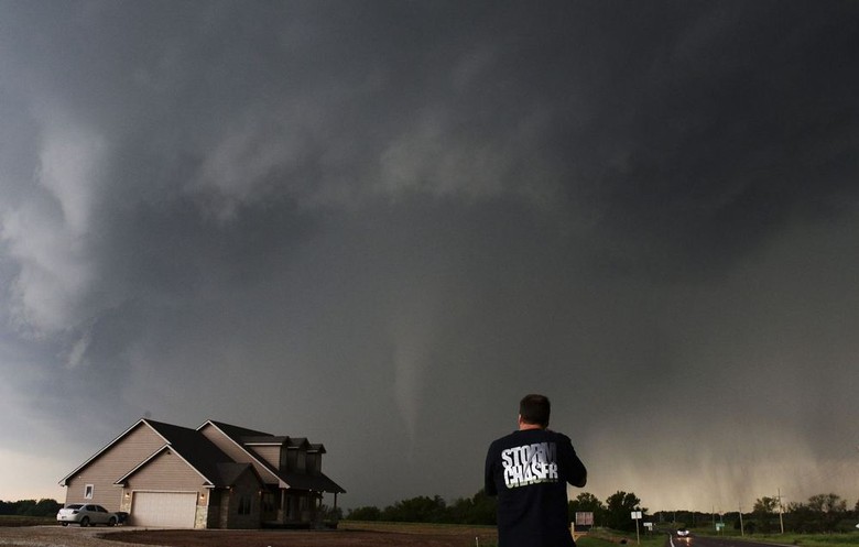 Tornado di Oklahoma Tergolong Sangat Kuat, Bisa Menyapu Bangunan Permanen Tornado di Oklahoma Tergolong Sangat Kuat, Bisa Menyapu Bangunan Permanen