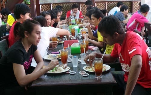 Bella dan Hayom, Dua Sejoli yang Saling Support Bella dan Hayom, Dua Sejoli yang Saling Support