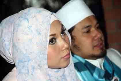Video Istri Melahirkan Bikin Nyali Ustad Guntur Bumi Ciut Video Istri Melahirkan Bikin Nyali Ustad Guntur Bumi Ciut