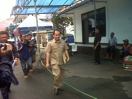 Kepala Perpusda Bandung Lapor Polisi Terkait Surat Perintah Seks Bebas Kepala Perpusda Bandung Lapor Polisi Terkait Surat Perintah Seks Bebas