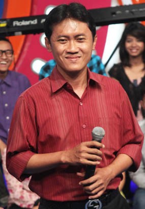 10 Berita Selebriti Terpopuler Hari Ini 10 Berita Selebriti Terpopuler Hari Ini
