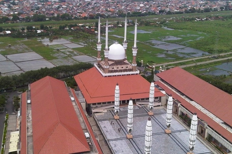Atap masjid yang dilihat dari atas menara (Bella/detikTravel) Atap masjid yang dilihat dari atas menara (Bella/detikTravel)